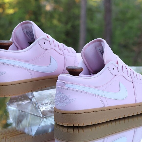 Air Jordan 1 Low Arctic Pink Gum - Picture 11 of 13